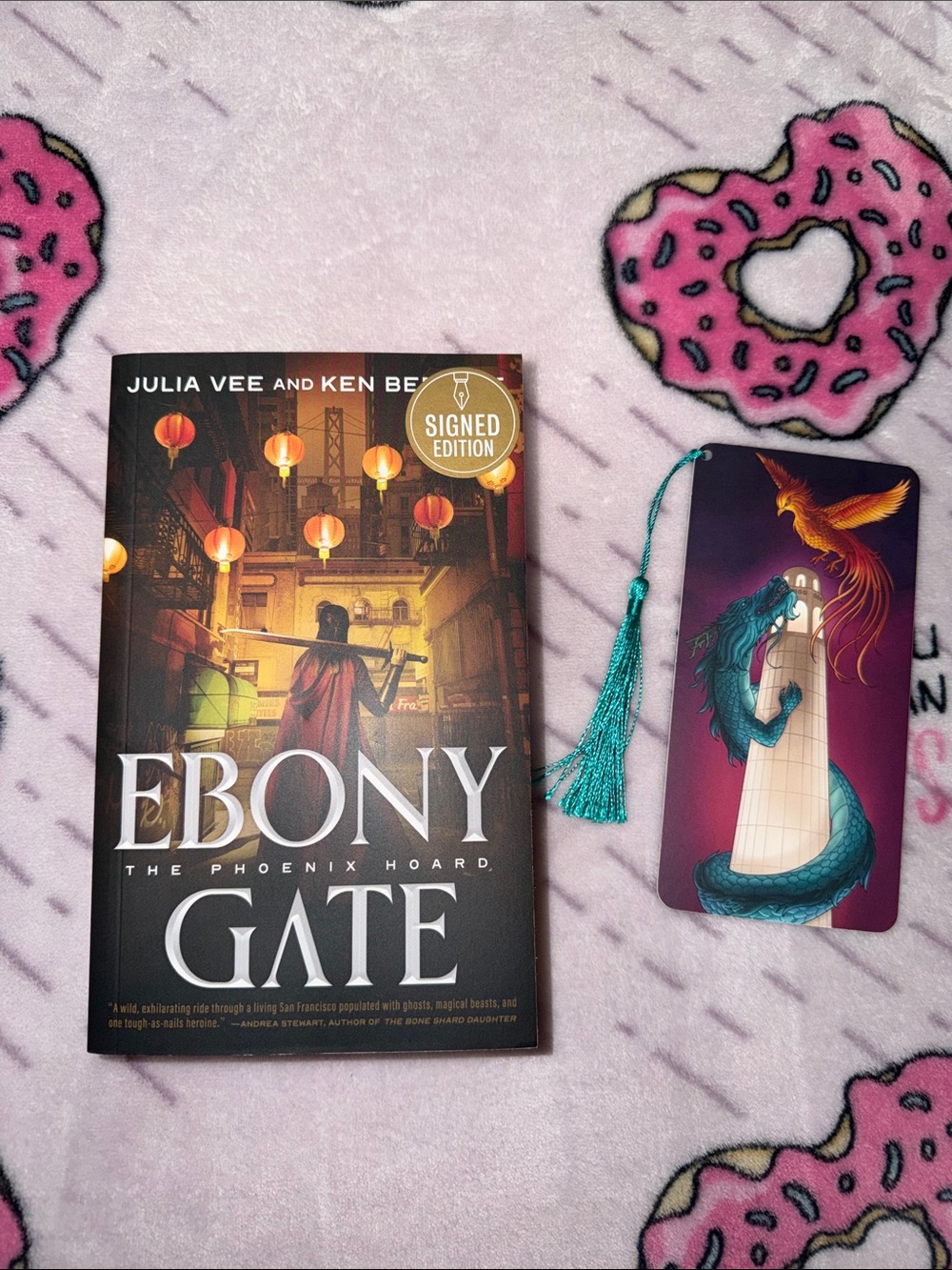 Julia Vee & Ken Bebelle - Ebony Gate (The Phoenix Hoard)